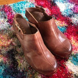 Brown leather Kork heels